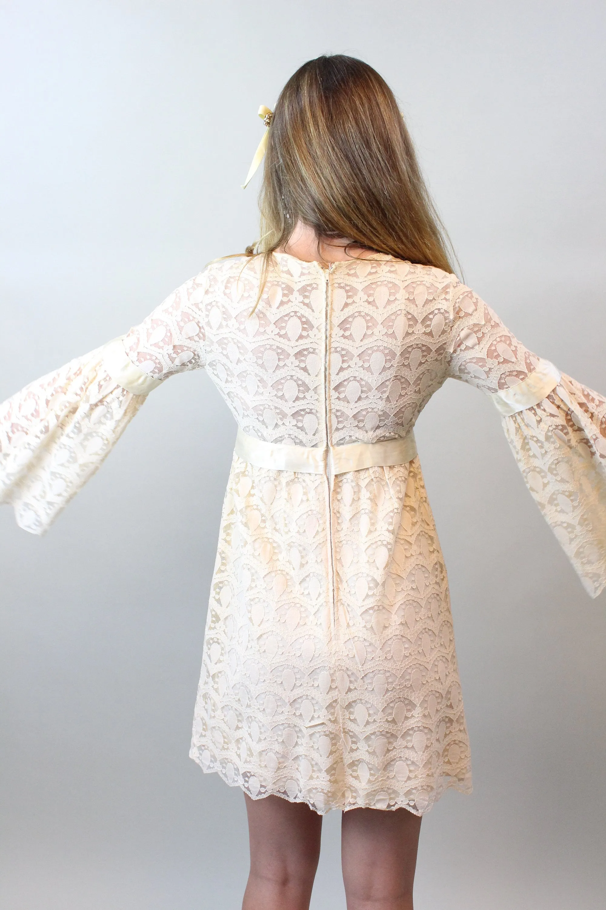 1960s BELL SLEEVES lace wedding dress xs | new spring summer