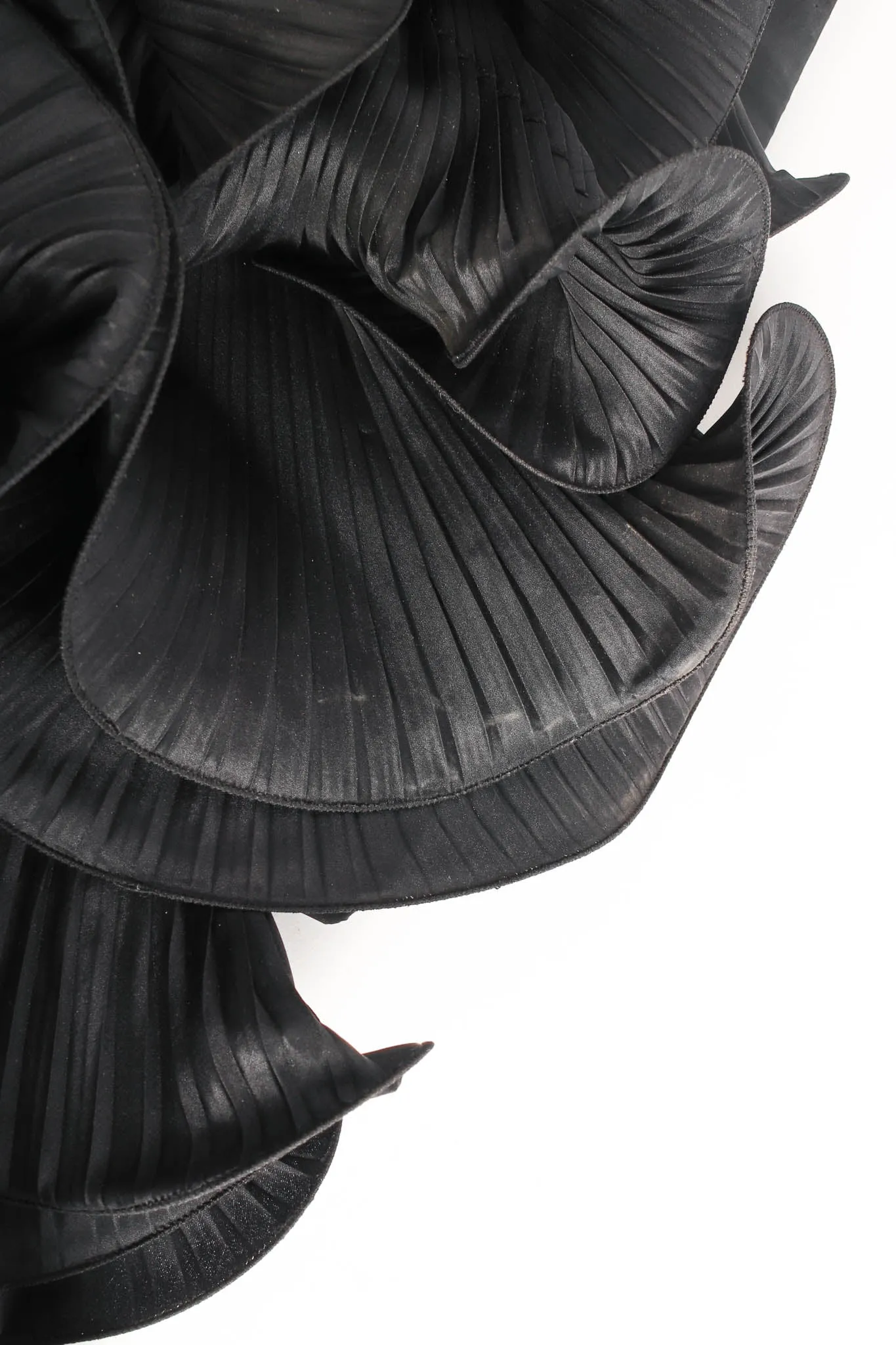 1985 A/W Couture Ruffle Pleat Velvet Taffeta Gown