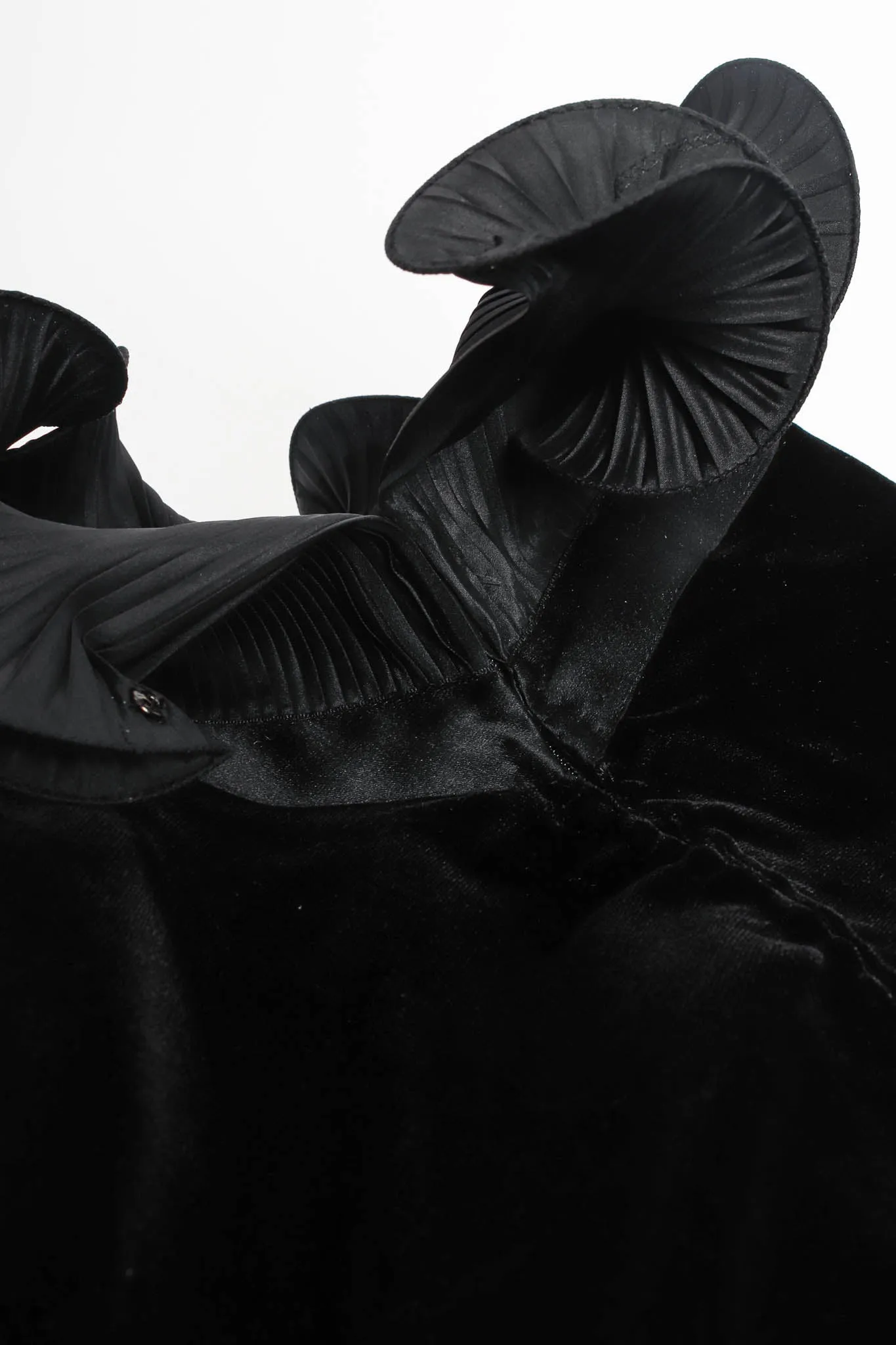 1985 A/W Couture Ruffle Pleat Velvet Taffeta Gown