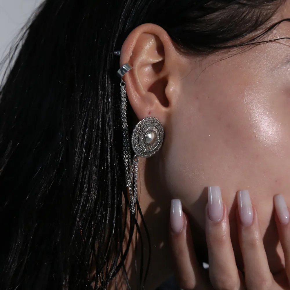 Aghbyur cuff earrings