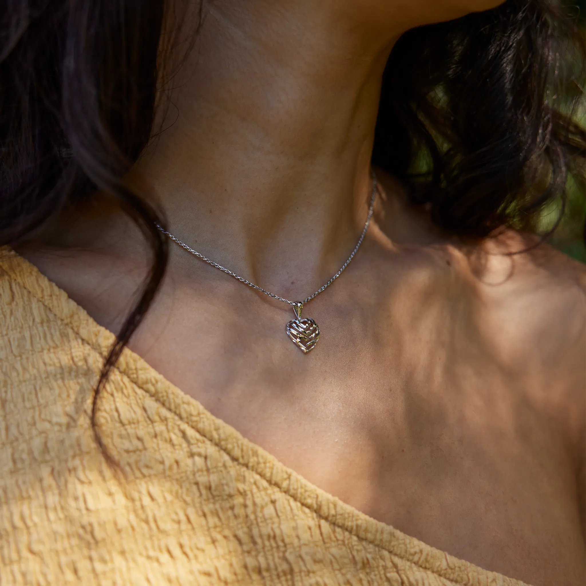 Aloha Heart Pendant in White Gold - 12mm