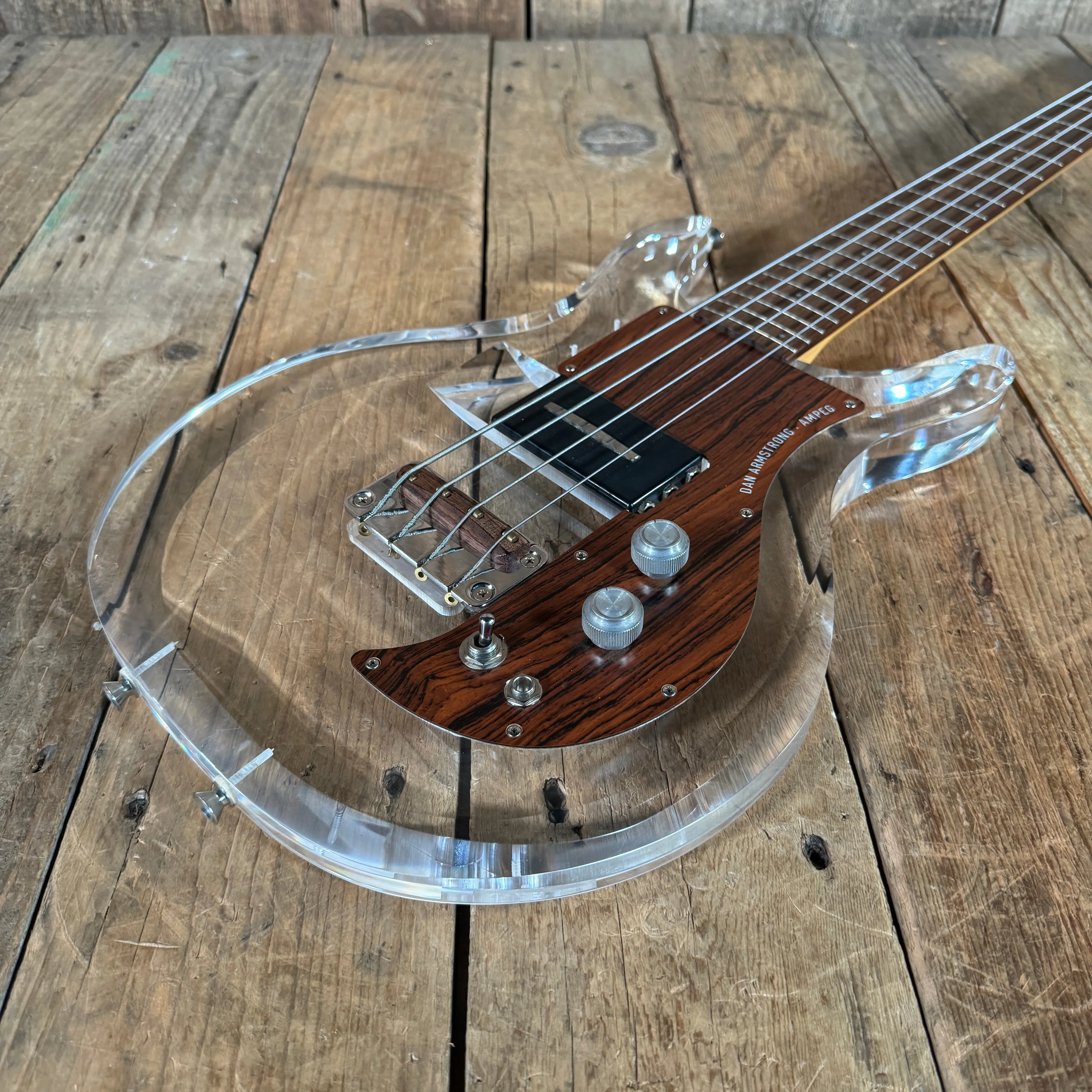 Ampeg Dan Armstrong ADA4 Lucite Bass Reissue 2010 Clear Lucite