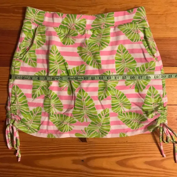 Crown &amp; Ivy Pink Green Tropical Skort with Pockets, EUC, PM