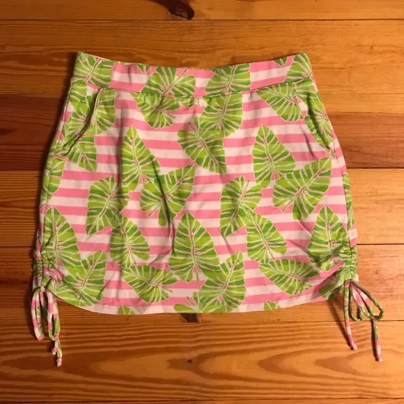 Crown &amp; Ivy Pink Green Tropical Skort with Pockets, EUC, PM