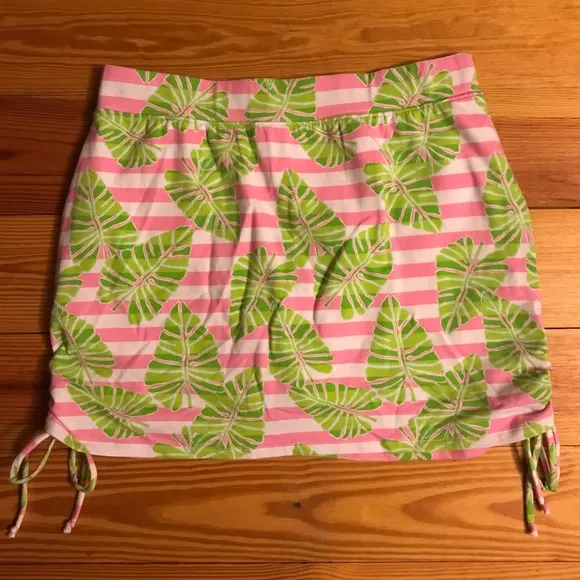Crown &amp; Ivy Pink Green Tropical Skort with Pockets, EUC, PM