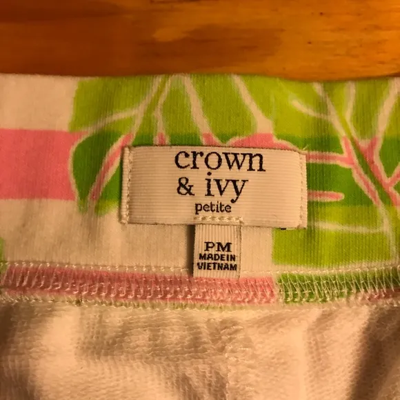 Crown &amp; Ivy Pink Green Tropical Skort with Pockets, EUC, PM