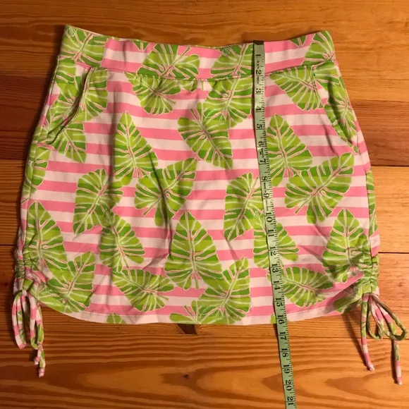Crown &amp; Ivy Pink Green Tropical Skort with Pockets, EUC, PM