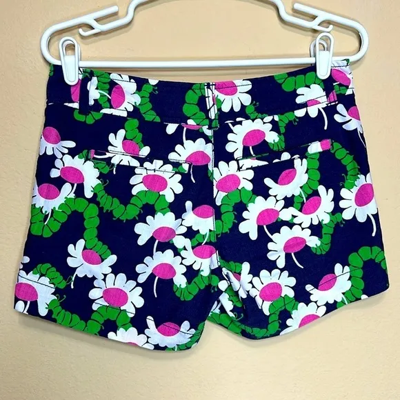 Lilly Pulitzer Callahan Shorts Size 2 Yum Yum Caterpillar Novelty Floral Bold