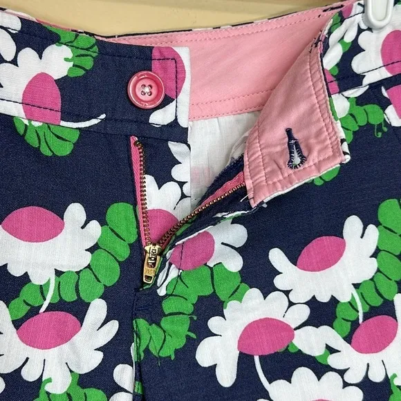 Lilly Pulitzer Callahan Shorts Size 2 Yum Yum Caterpillar Novelty Floral Bold