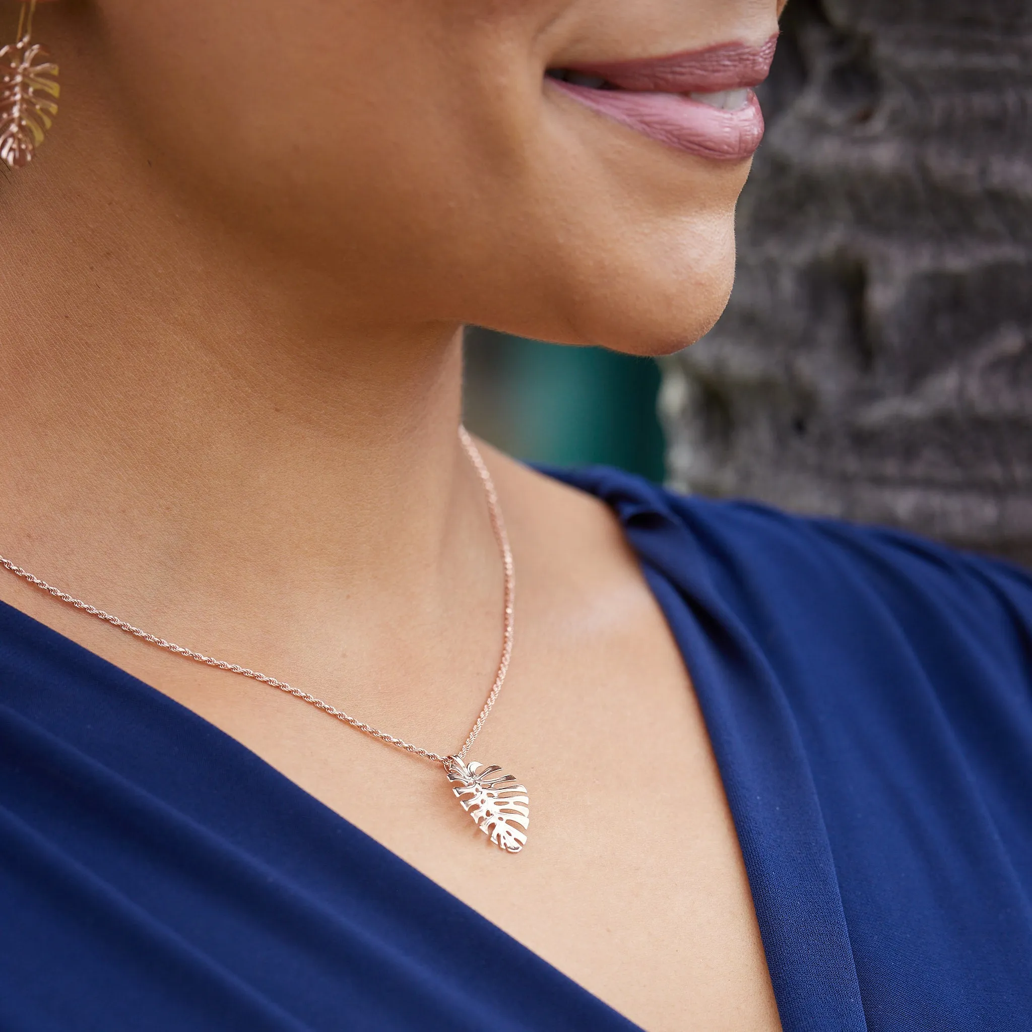 Monstera Pendant in Rose Gold - 20mm