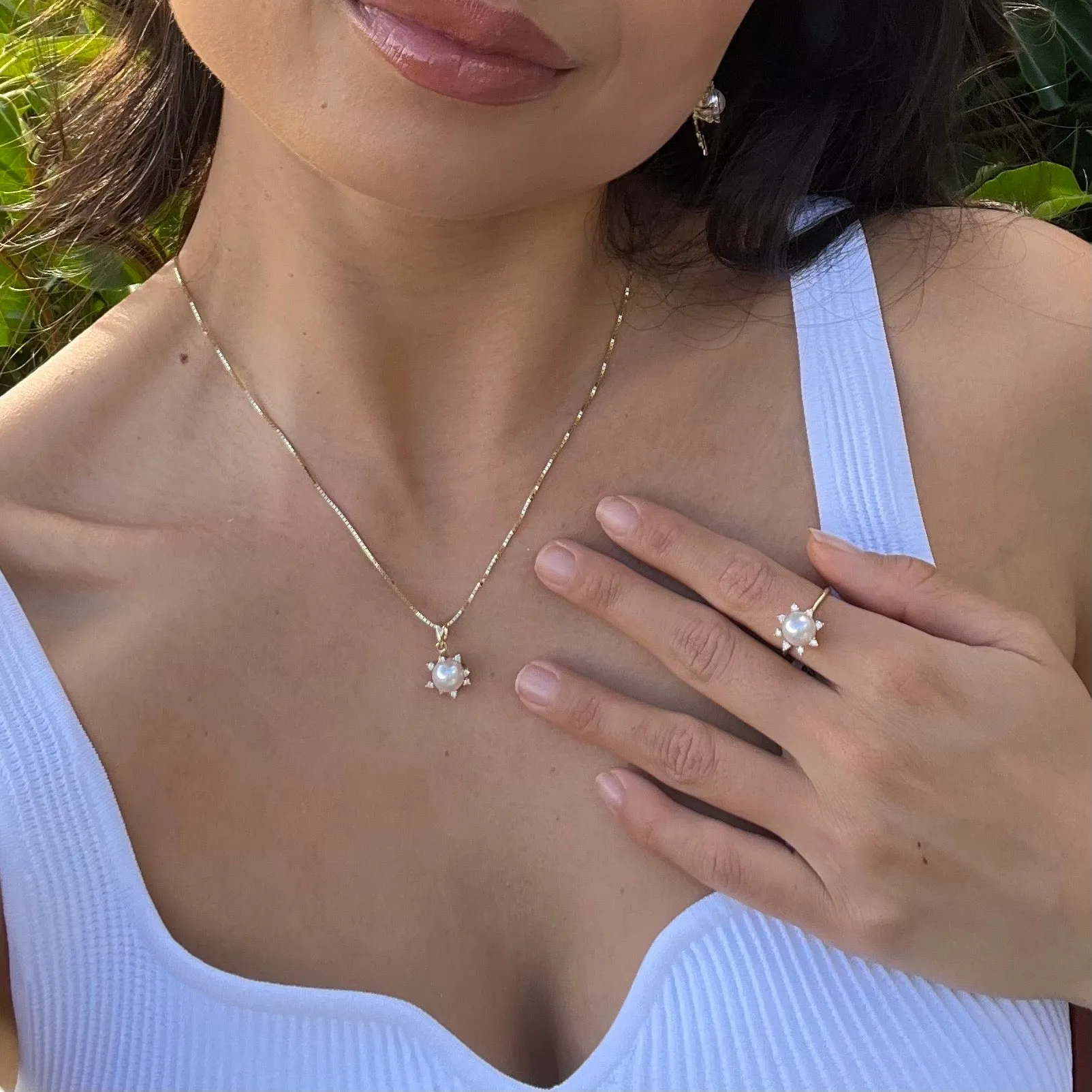 Protea Akoya White Pearl Pendant in Gold with Diamonds - 8mm