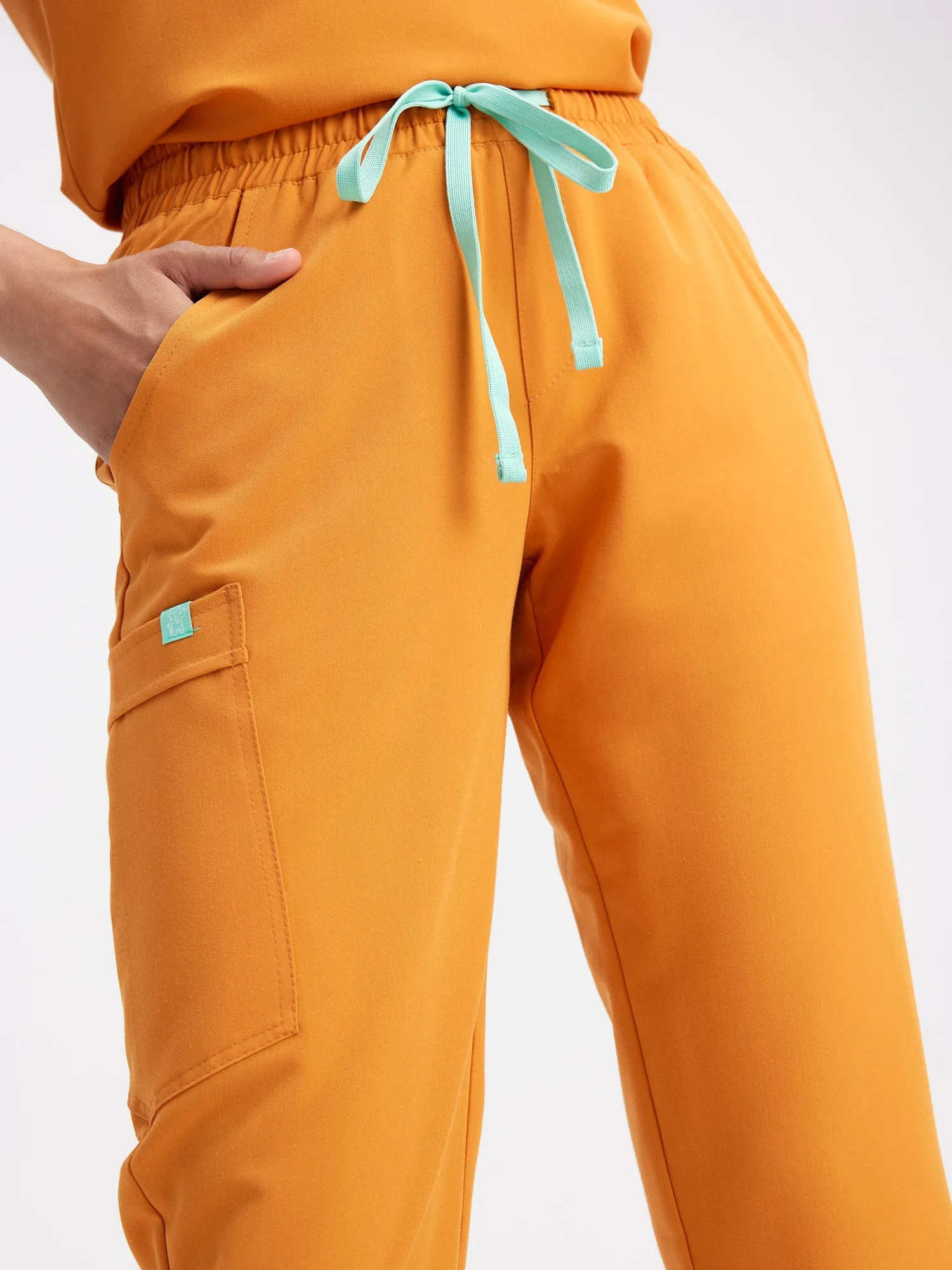 ROSIE RE-GARDE™ - MANGO - Jogger Scrub Pants - FINAL SALE||ROSIE RE-GARDE™ - MANGO - Pantalon Jogger - VENTE FINALE