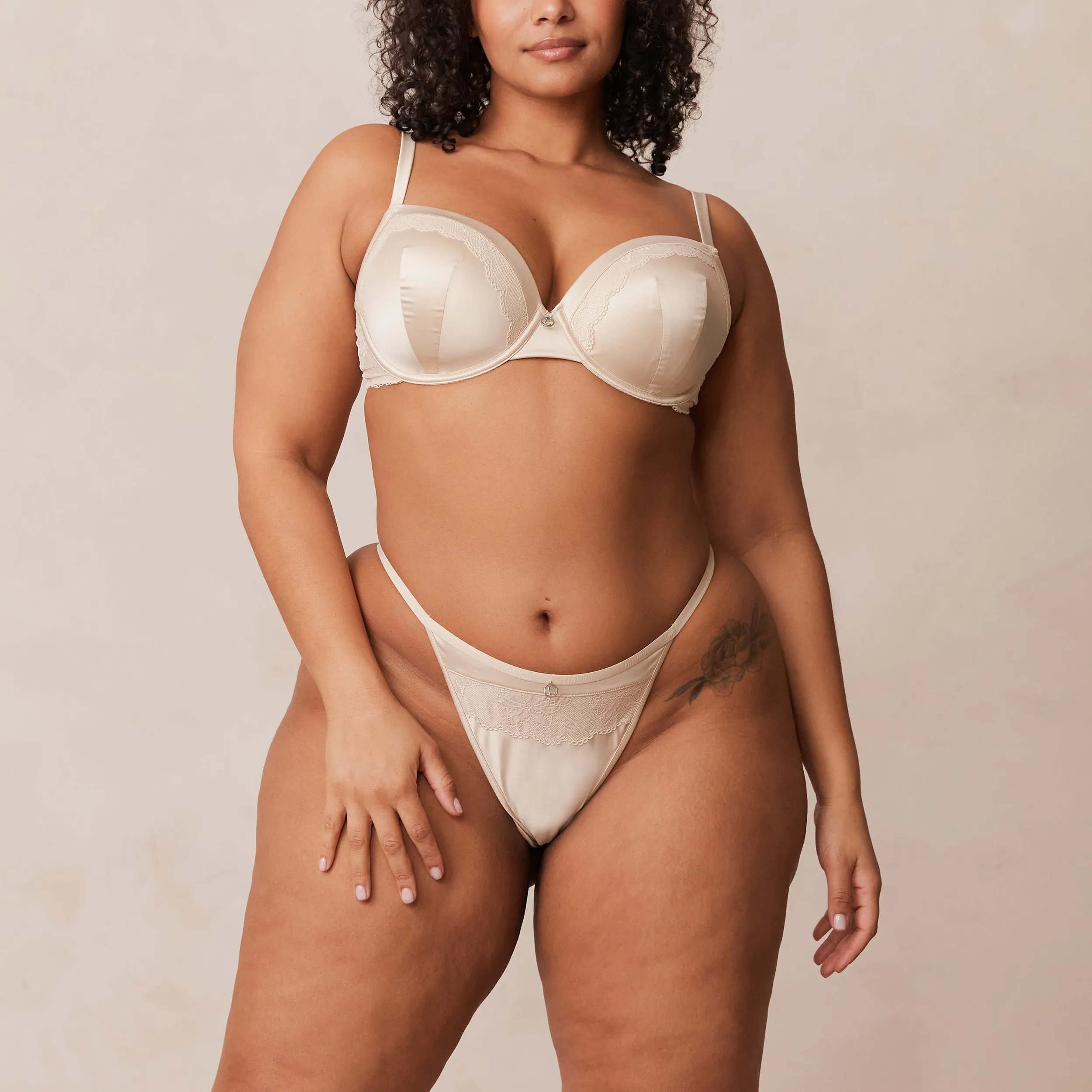 Soft Satin T-shirt Soutien-Gorge - Latte
