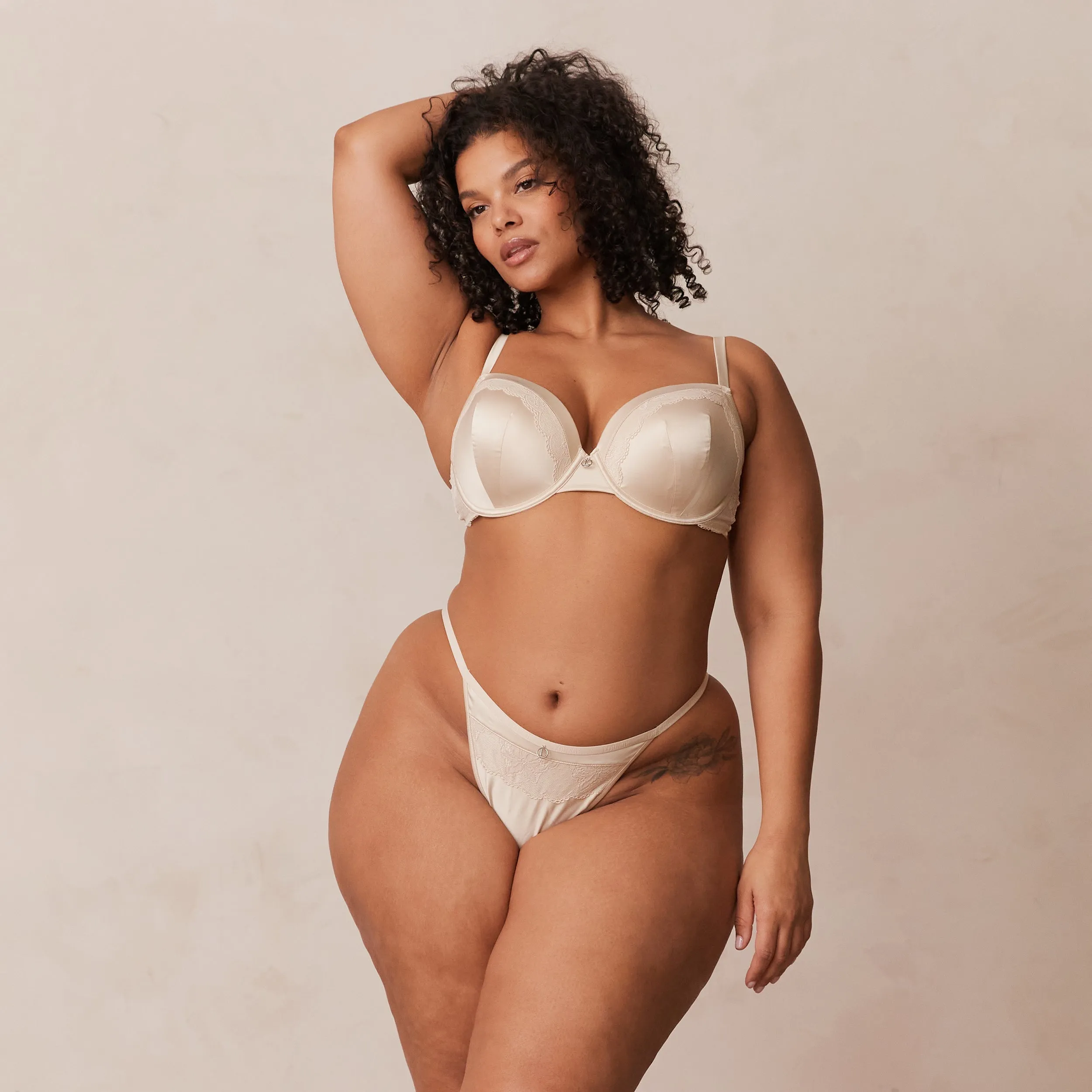 Soft Satin T-shirt Soutien-Gorge - Latte