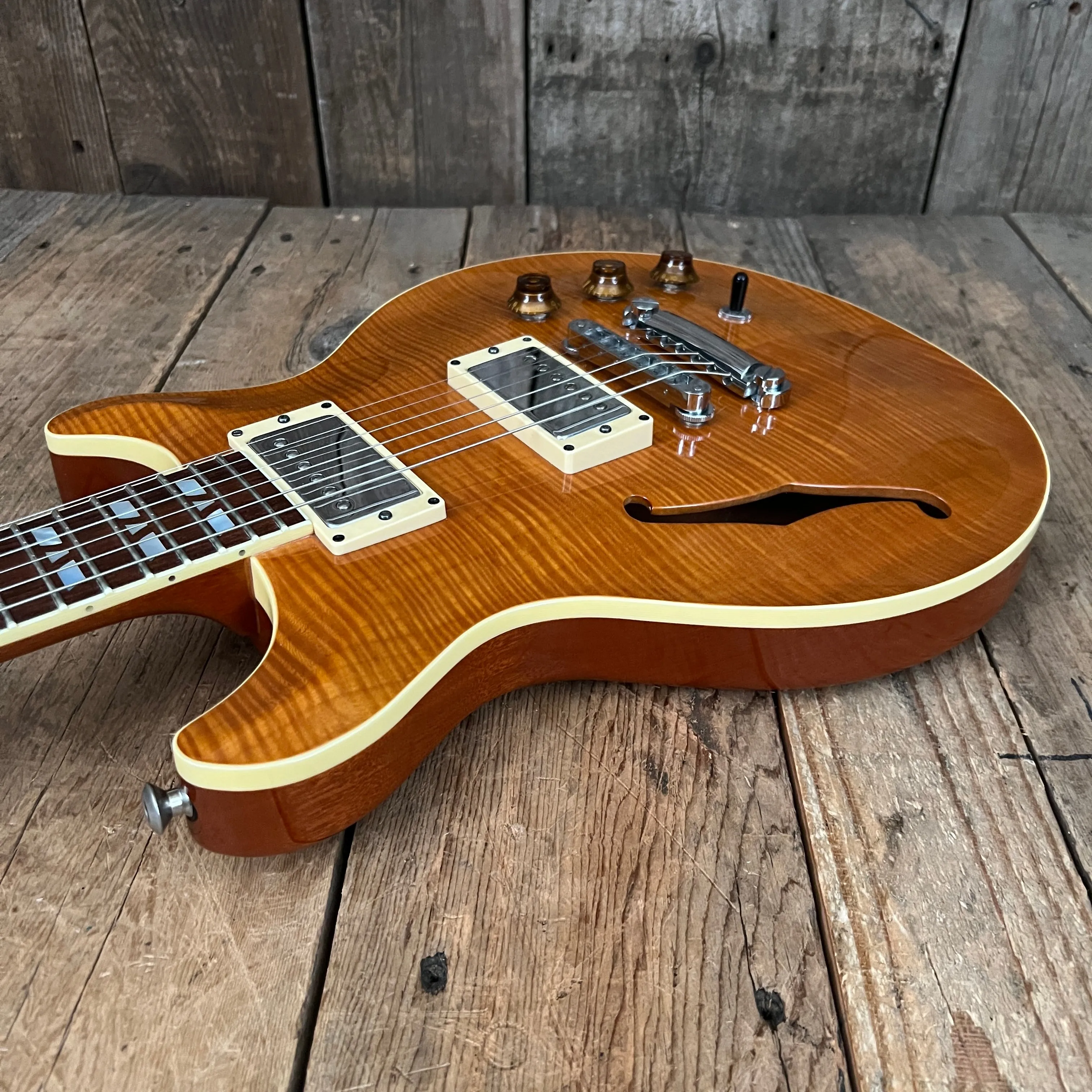 SOLD - Hamer Artist Custom 2004 Amber