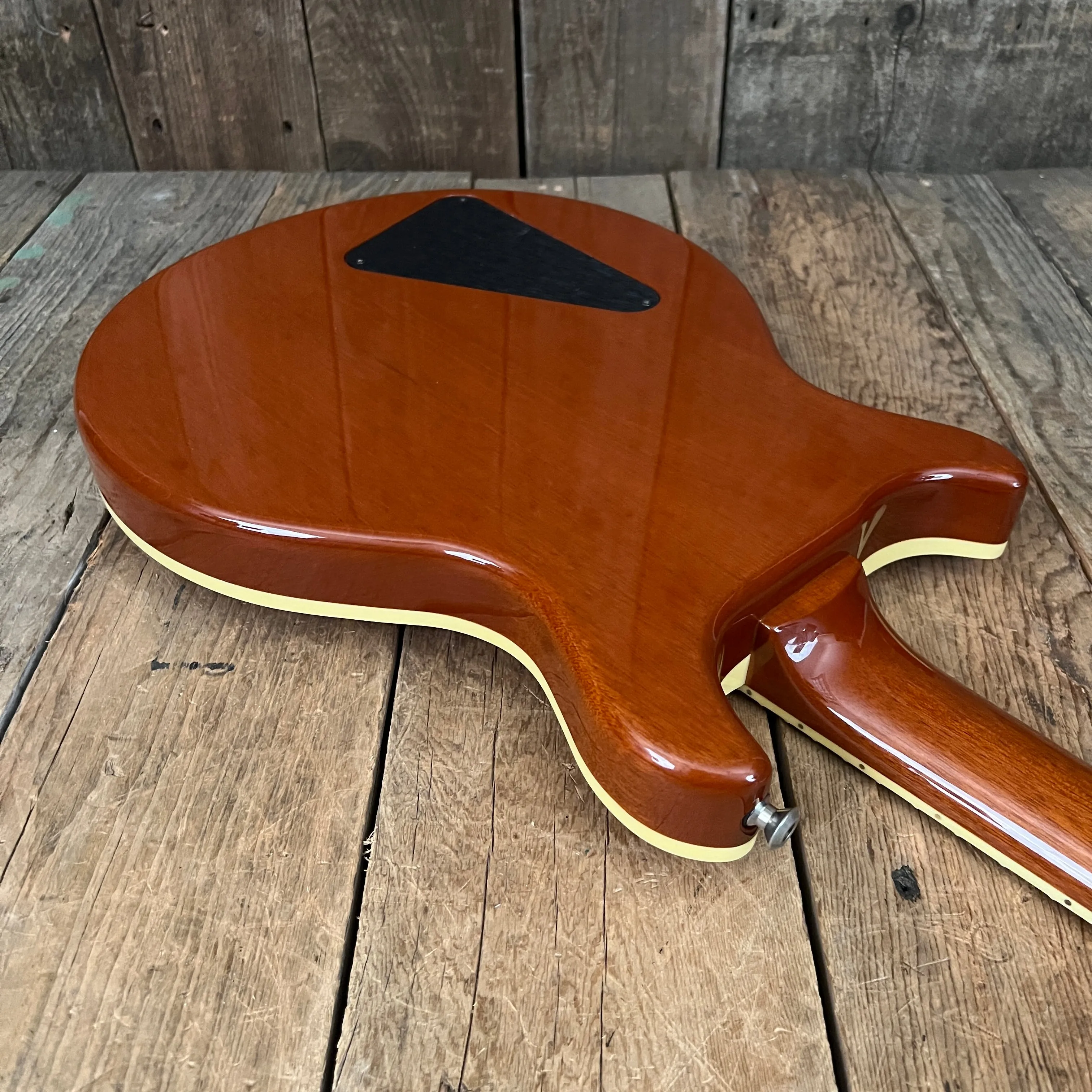 SOLD - Hamer Artist Custom 2004 Amber