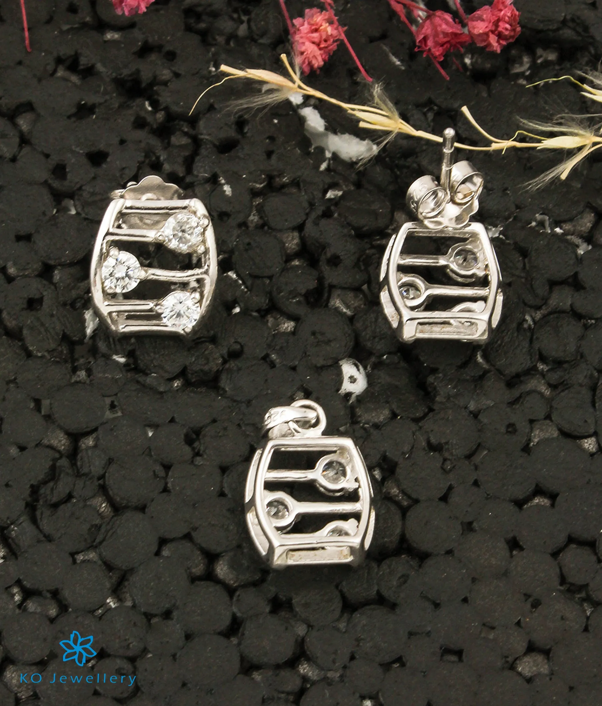 The Zaha Silver Pendant Set