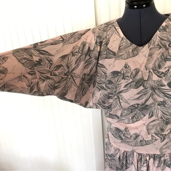 Vintage 80s 90s Coord Set Matching Top and Skirt Light Pink Grey Palm Leaves Med