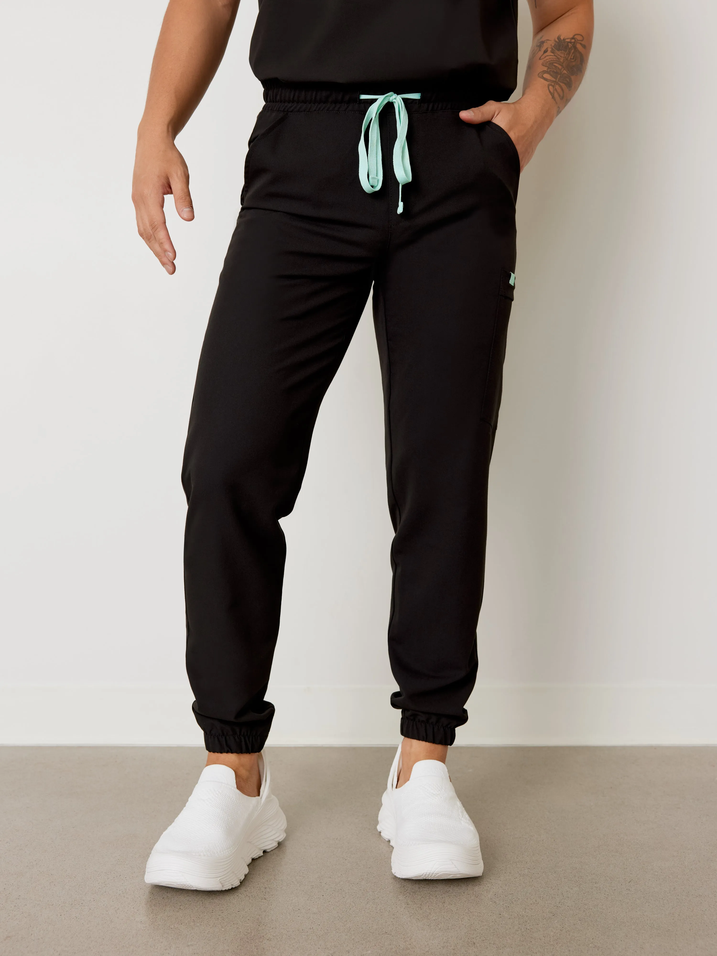 WILLIAM RE-GARDE™ - NOIR - Men's Jogger Pants - SILVADUR™||WILLIAM RE-GARDE™ - NOIR - Pantalon Jogger - SILVADUR™