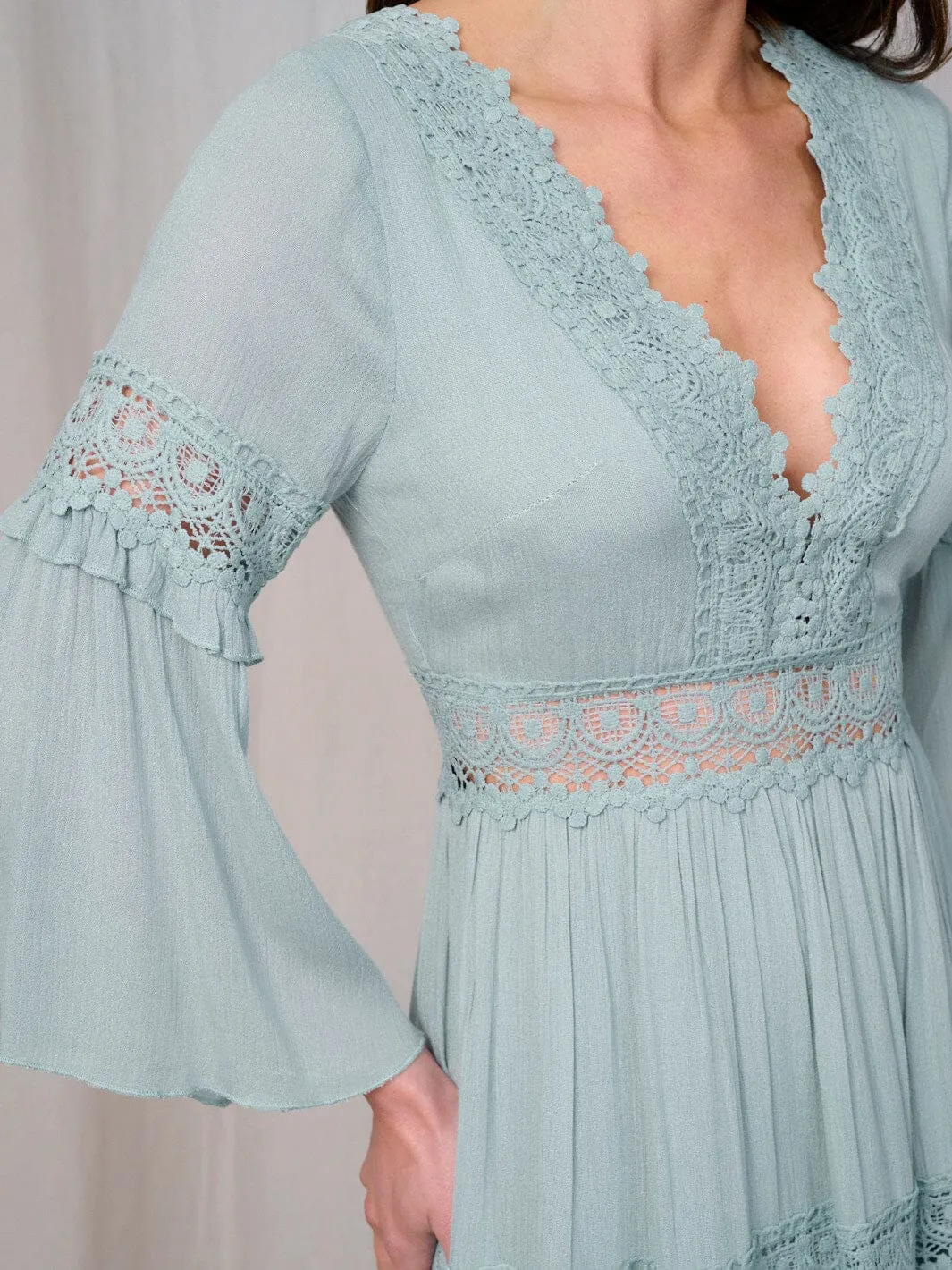 WOMEN'S 3/4 SLEEVE V-NECK CROCHET DETAILED MINI DRESS