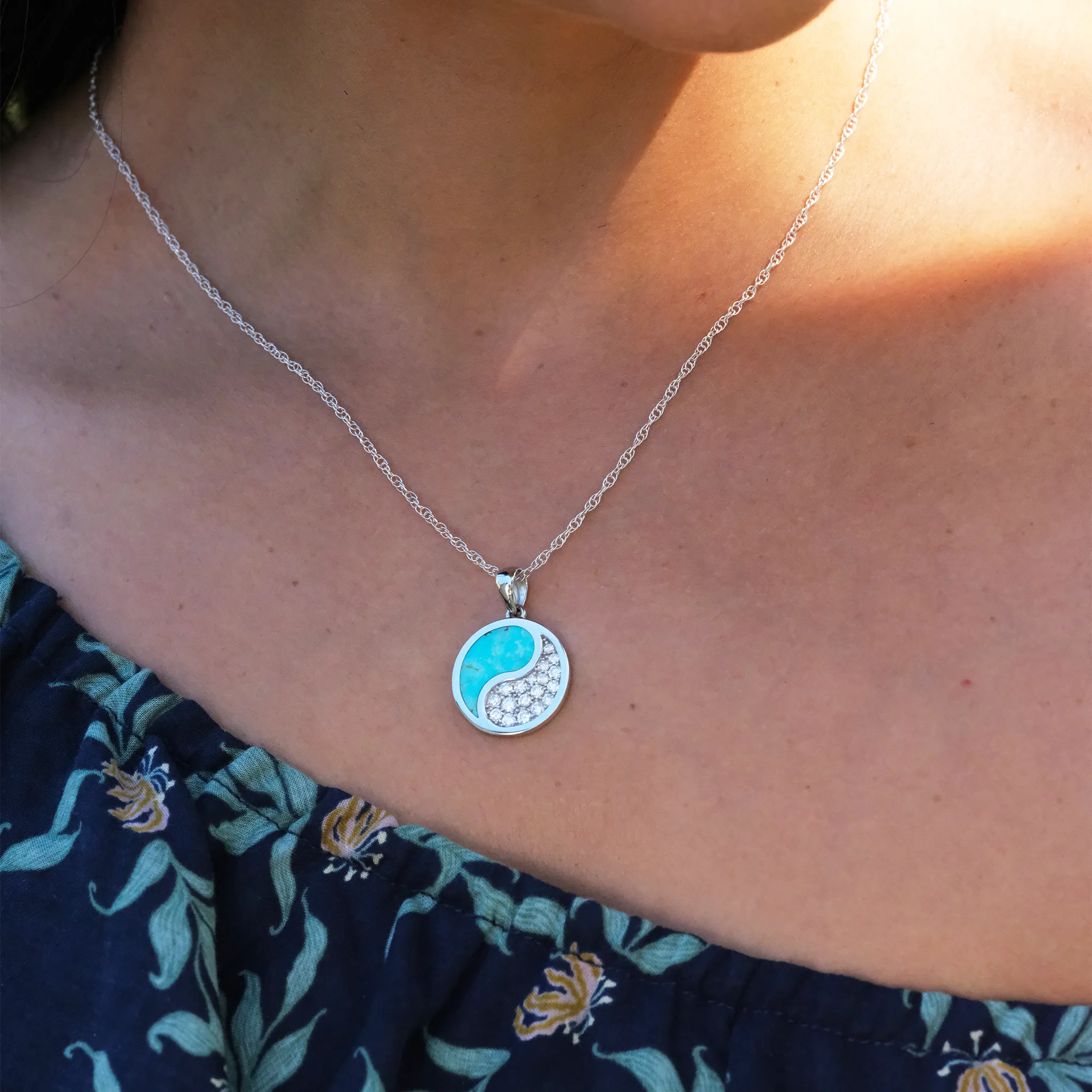 Yin Yang Turquoise Pendant in White Gold with Diamonds - 18.5mm